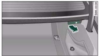 AUDI A5 - Extending the luggage compartment from the boot - 1
