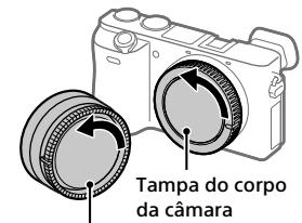 SONY A6500 - Retire a tampa do corpo da camara e a tampa traseira da objetiva da traseira da objetiva. - 1