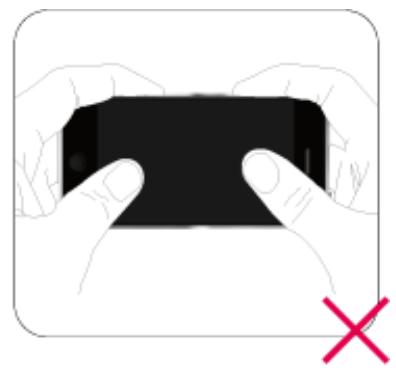 PARROT MAMBO FPV RTF  -  MAMBO RTF - Position des mains sur l'iPhone - 2