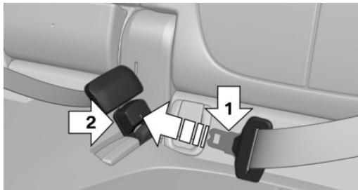 BMW X2 - Ouvrir la ceinture de sécurité - 1