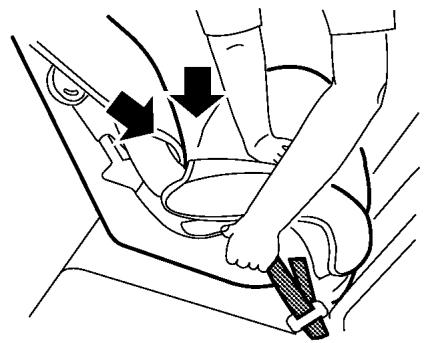 NISSAN LEAF 2018 - Ensemble de retenue d'enfant orienté vers l'arrière, fixations rigides - étape 2 - 1