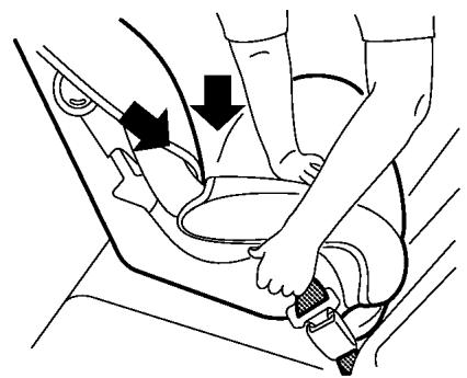 NISSAN LEAF 2 - Ensemble de retenue d'enfant orienté vers l'arrière - étape 4 - 1