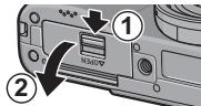 RICOH GR III STREET EDITION - Insertion de la batterie - 1