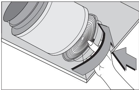 BEKO HCA62741B - Remplacement du filtre à charbon - 1