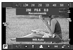 OLYMPUS E-M1 MARK III  -  E-M1 MKIII - Positionné le levier sur 2, puis tournez la molette arrrière pour sélectionner les éléments. - 2