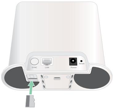 ARLO ESSENTIAL SPOTLIGHT CAMERA VMC2030 - Insert a microSD card - 1