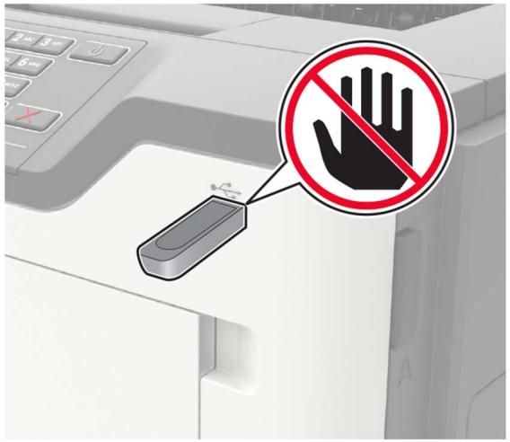 LEXMARK MS622DE - Insérez le lecteur flash. - 2