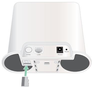 ARLO PRO 3 FLOODLIGHT - Insert a microSD card - 1