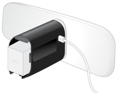 ARLO PRO 3 FLOODLIGHT - Prep: Insert the battery - 3