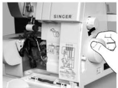 SINGER 14SH754 - 2) Enfilage du boucleur inférieur - 5