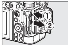 NIKON Z5 - Retrait des cartes mémoire - 1