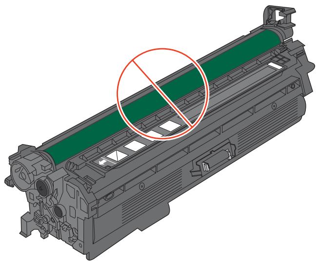 HP CM4540 - Examiner la cartouche d'impression pour voir si elle est endommagée - 1