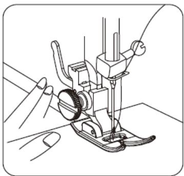 THOMSON CREATION MC20 - Baissez le pied presseur et l'aiguille. - 2