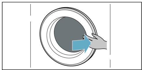 BOSCH SEPCBS4 - Placing laundry into the drum - 2