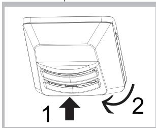 INDESIT LI70FF1X - Remplacement de l'ampoule d'éclairage * - 1