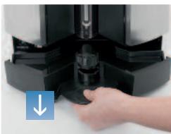 KRUPS ESPRESSERIA EA9000 - Esvaziar os recipientes de recolha de pingos - 3