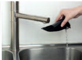 KRUPS ESPRESSERIA EA9000 - ■ Cleaning the ground coffee funnel - 4