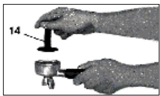 LA PAVONI EUROPICCOLA LUSSO - 8-KAFFEEZUBEREITUNG - 8