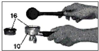 LA PAVONI EUROPICCOLA LUSSO - 8- DEBIT DU CAFÉ - 1