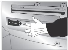 DAEWOO RFN-M400BOX - Removing freezer door - 2