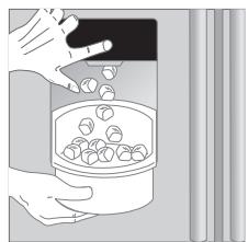 DAEWOO RFN-M400BOX - How to use the Dispenser - 2