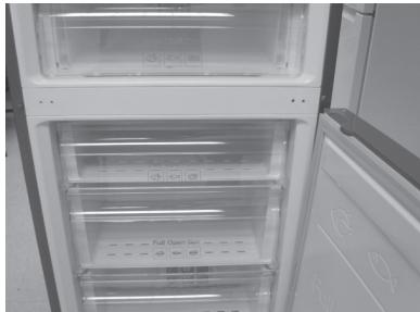 SAMSUNG RB29FERNCSA - Démontage de la porte du réfrigérateur - 16