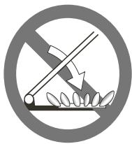 DELONGHI SGK554N - Regolazione della bilanciatura (solo per coperchi forniti di cerniera con vite "R" di regolazione) - 1