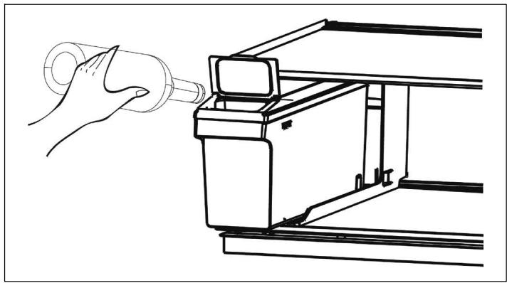 BOSCH KAI93VIFP - Filling up the water storage box - 2