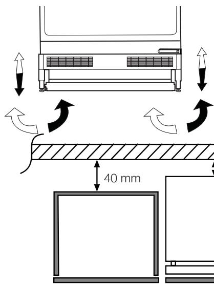 BEKO BU1203N - Installation du réfrigérateur sous le plan de travail et réglage des pieds - 2