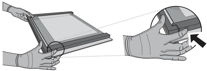 HOTPOINT GA3124IXHA - CLIQUER POUR NETTOYER - NETTOYER LA VITRE - 1