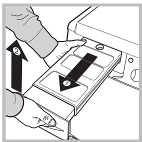 HOTPOINT AQC9A 4F5 T/Z1A AQUALTIS - Emptying the water container after each cycle - 1
