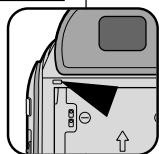 SAMSUNG SC-D103 - Charging the Lithium Ion Battery Pack - 1