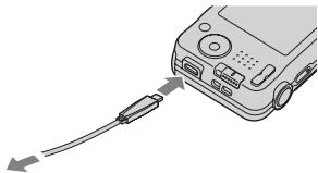 SONY CYBER-SHOT DSC-W710 - Nabíjanie pomocou pripojenia k počítaču - 1