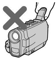 SONY DCR-TRV7 - Precauciones sobre el panel LCD y sobre el visor electrónico - 2