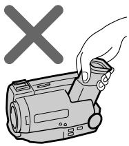 SONY CCD-TR506E - Cautions on the viewfinder - 1