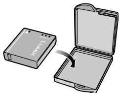 PANASONIC LUMIX DMC-FX12 - Rangez la batterie une fois enlevée dans son boîtier de transport (fourni). - 1