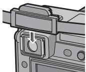 PANASONIC LUMIX DMC-L1K - Fixation du capuchon du viseur - 2