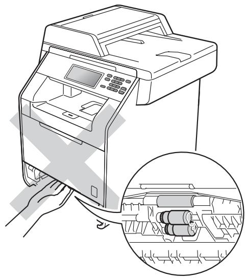 BROTHER DCP-9270CDN - Le papier est coincé sous le bac à papier 1 - 2