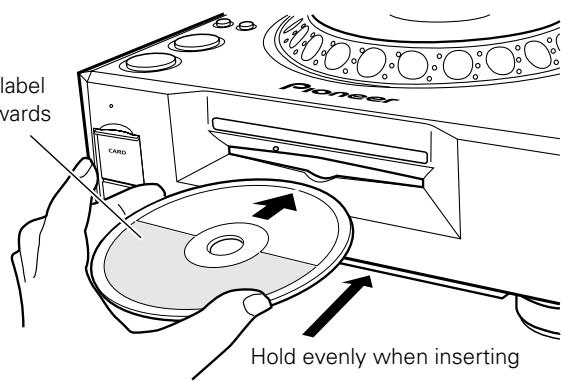 PIONEER DVJ-1000 - Loading and Removing Discs - 1