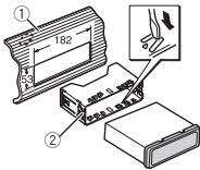 PIONEER DEH-1500UB - Befestigen Sie den Montagerahmen mithilfe eines Schraubendrehers: Die Metallklammern sind in eine sichere Position (90°) zu biegen. - 1