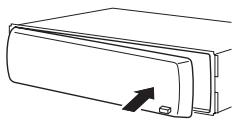 PIONEER DEH-1020E - Anbringen der Frontplatte - 2