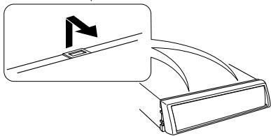 KENWOOD KVT-50DVDRY - Pour enlever le cadre en caoutchouc dur (écusson) - 3