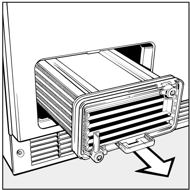 MIELE T650C - Cleaning the condenser unit - 4