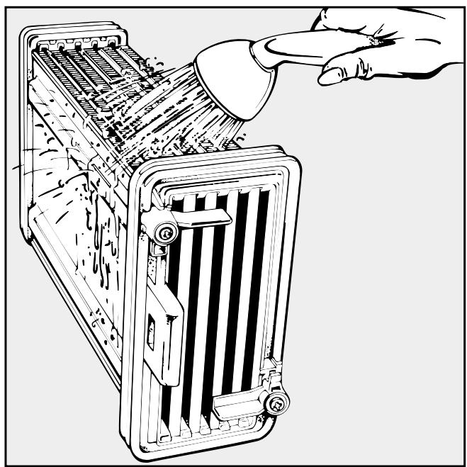 MIELE T650C - Cleaning the condenser unit - 5