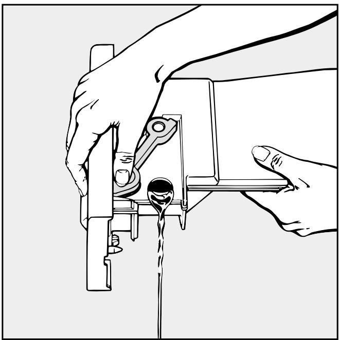 MIELE T650C - Emptying the condensed water container - 2