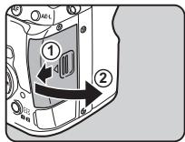 PENTAX K-3 II - Insertion d'une carte mémoire - 1
