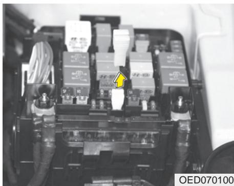 KIA - Remplacement du boîtier de fusibles du tableau de bord - 1