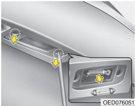 KIA - Remplacement d'un feu stop surélevé (le cas échéant) - 1