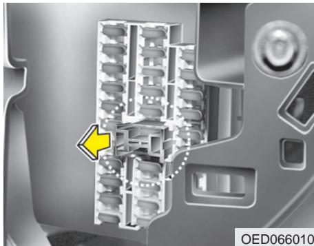 KIA - Remplacement du boîtier de fusibles du tableau de bord - 2