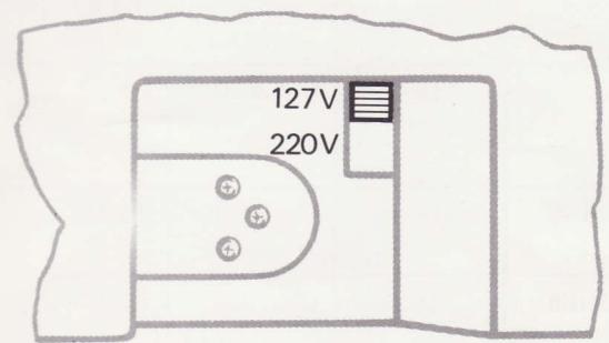 SINGER 784 - Branchement de la machine bi-tension 127/220 volts - 1